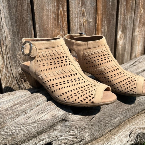 Earth Carson Hamden Die Cut Suede Leather Peep Toe Heel sandal shoes size 7.5 - Picture 12 of 16